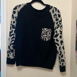 Leopard Sweater with‎ glitter pocket